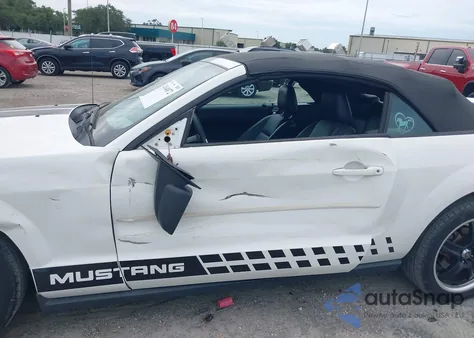 2006 Ford Mustang V6 z USA, uszkodzony, nr VIN 1ZVFT84N965241893